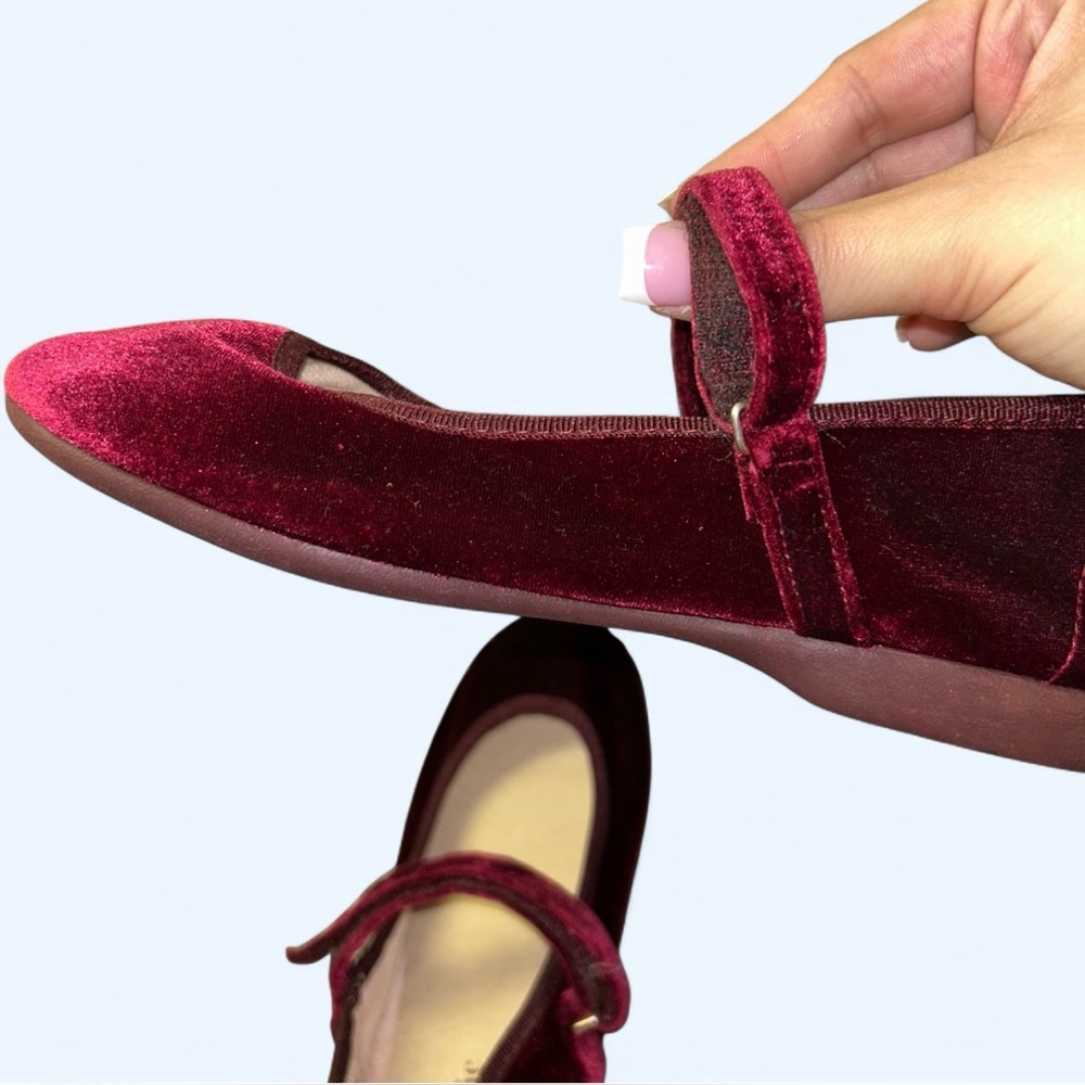 Girl’s Size 3 US (EU 34) Burgundy Mary Jane Shoes With Adjustable Strap - Picture 7 of 11